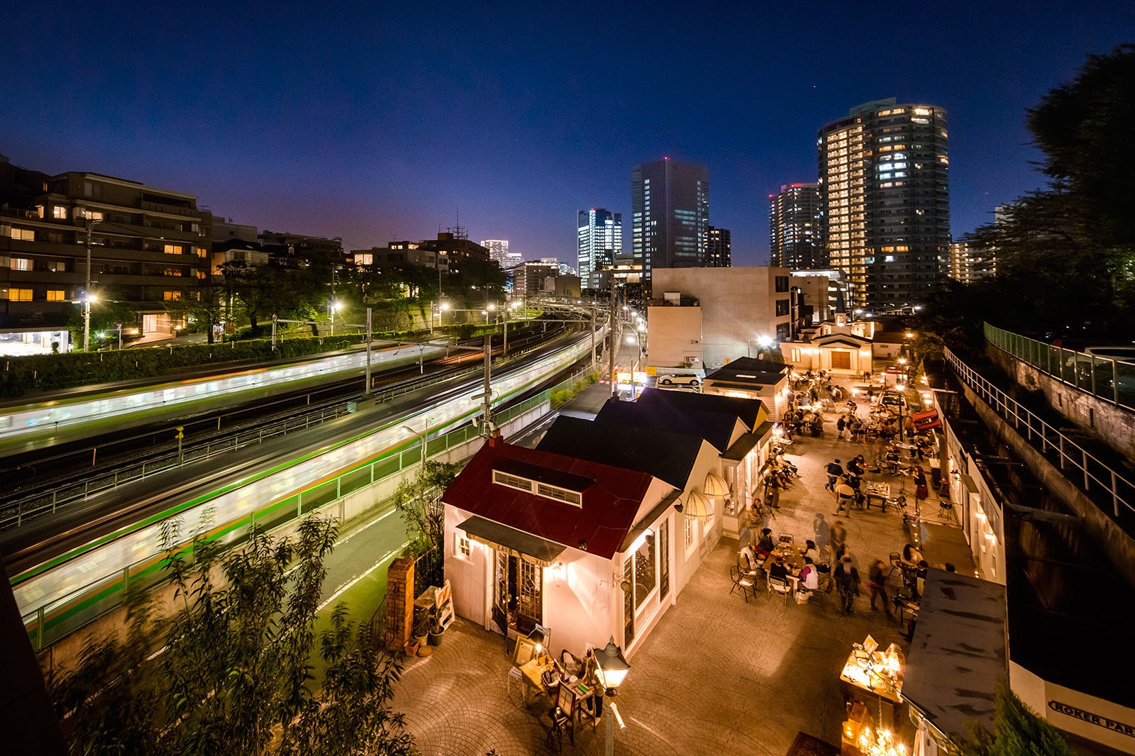 まるでヨーロッパな幻想的な空間、都心の路地裏にある「STUDIO EASE」／画像提供：EASE