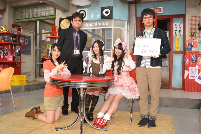 左から：松井玲奈、佐藤二朗、松井珠理奈、高柳明音、若林正恭