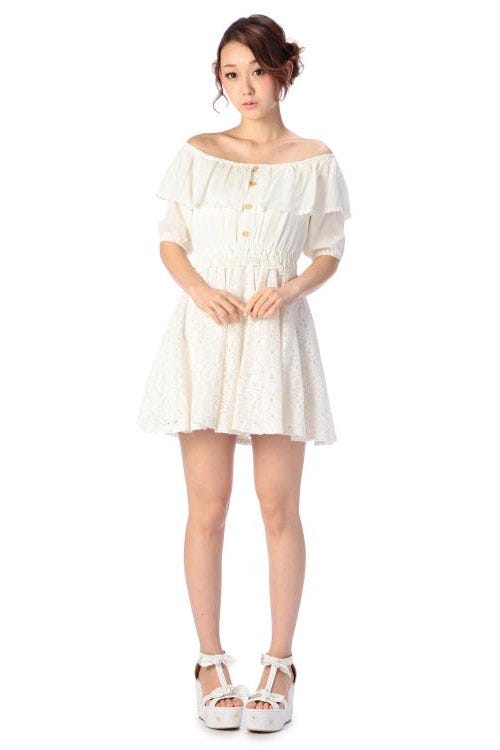 レースオフショルワンピース「LIZ LISA」7,516円(税込)