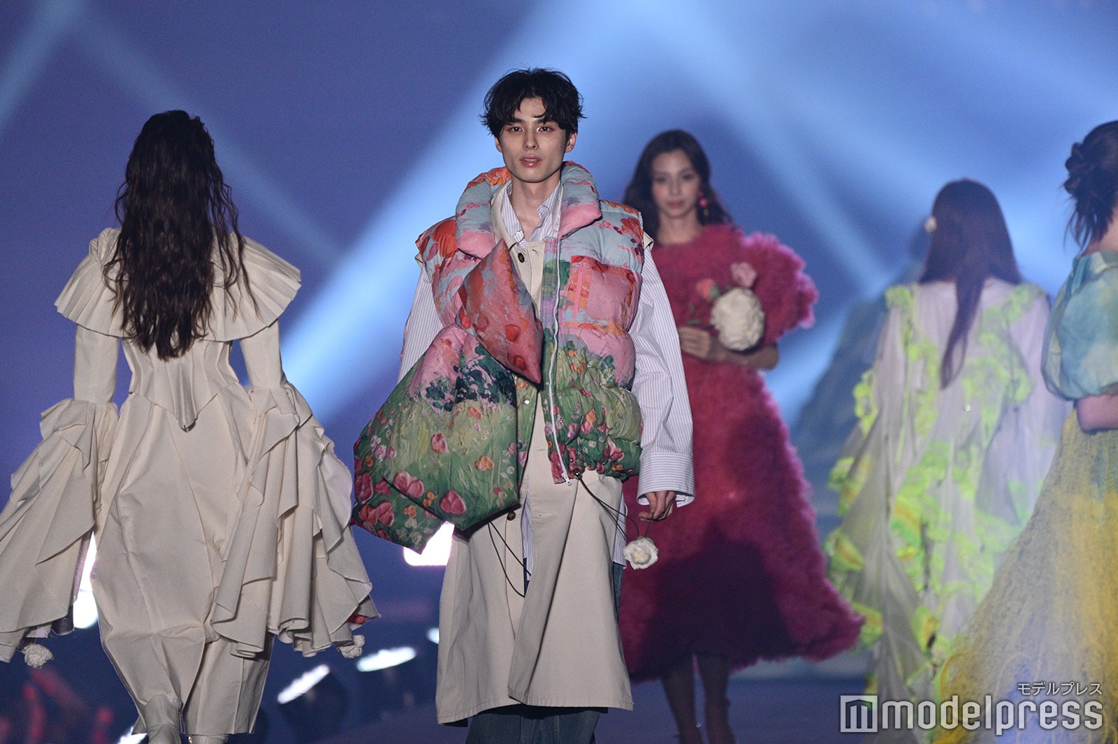 （C）モデルプレス