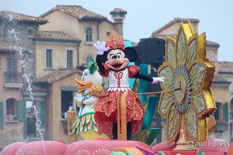 「ミニーのトロピカルスプラッシュ」ミニー