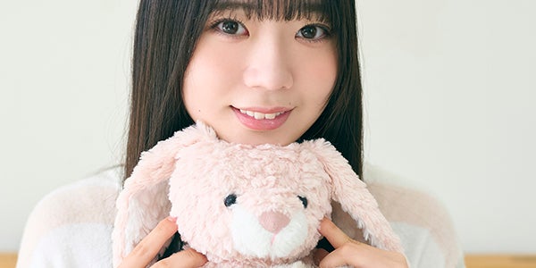 日向坂46坂井新奈、ルームウェア姿でリラックス「五期生のぽかぽか写真