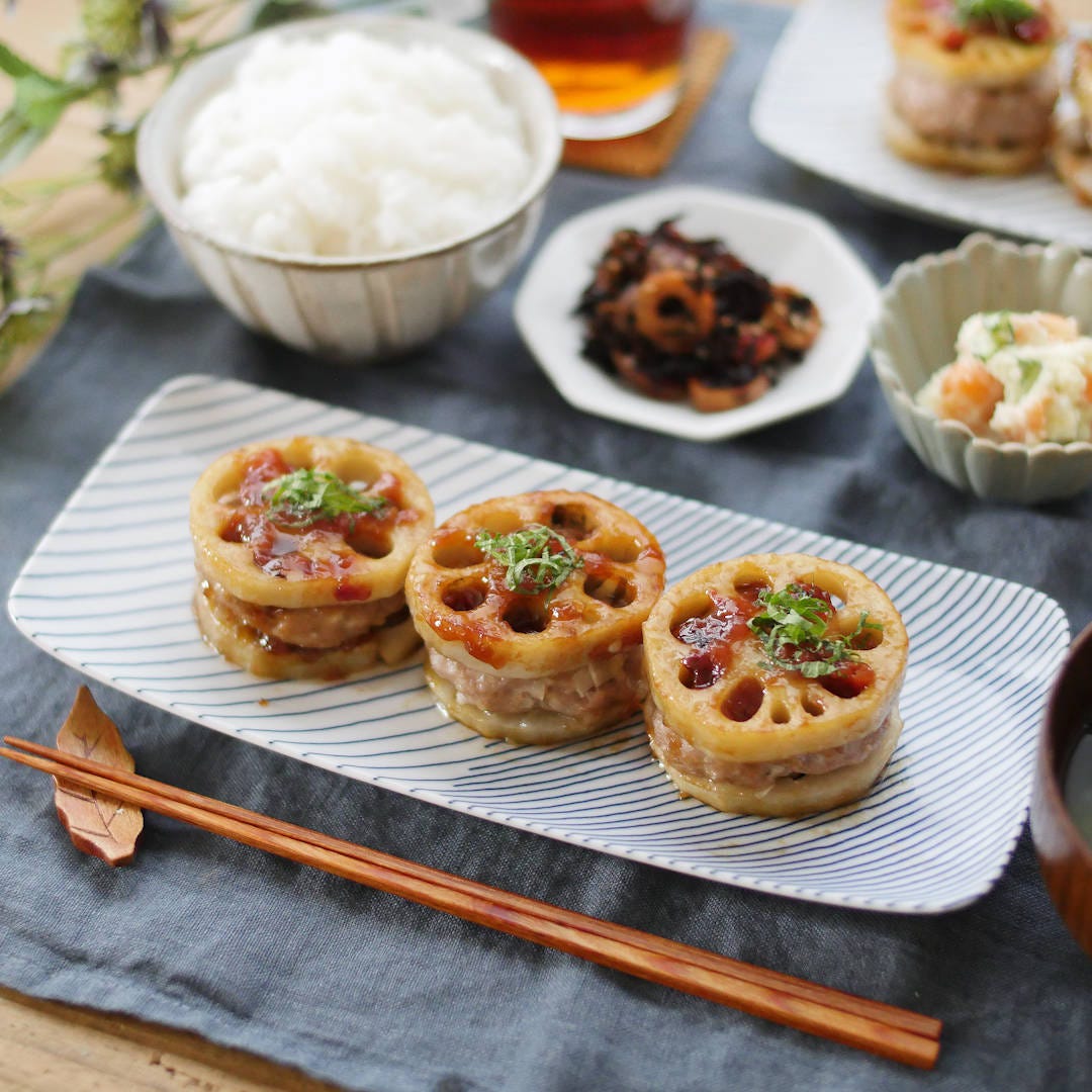 甘辛味が食欲そそる!れんこんと梅のはさみ照り焼き
