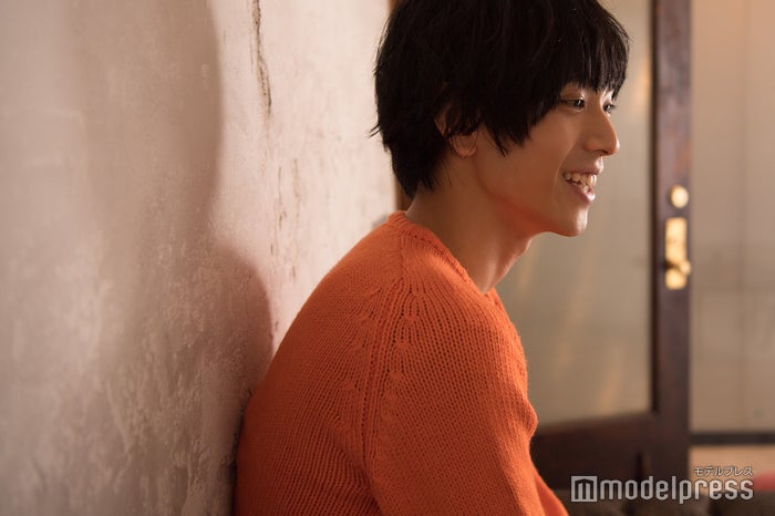 黒羽麻璃央(C)モデルプレス