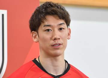 バレー男子 NL恒例の集合写真で石川祐希があれっ？各国ファン指摘「どうしたのかな？」「1人だけ真顔なの」寧波の港バックに