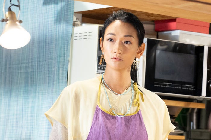 冨永愛「日本一の最低男 ※私の家族はニセモノだった」第2話(C)フジテレビ