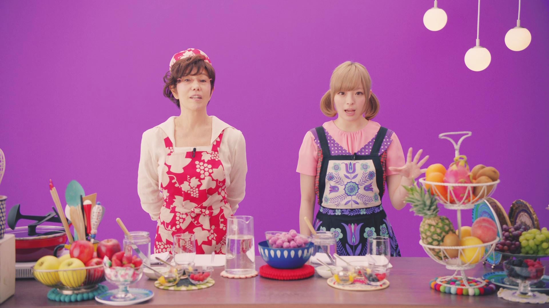 （左から）平野レミ、きゃりーぱみゅぱみゅ（提供画像）