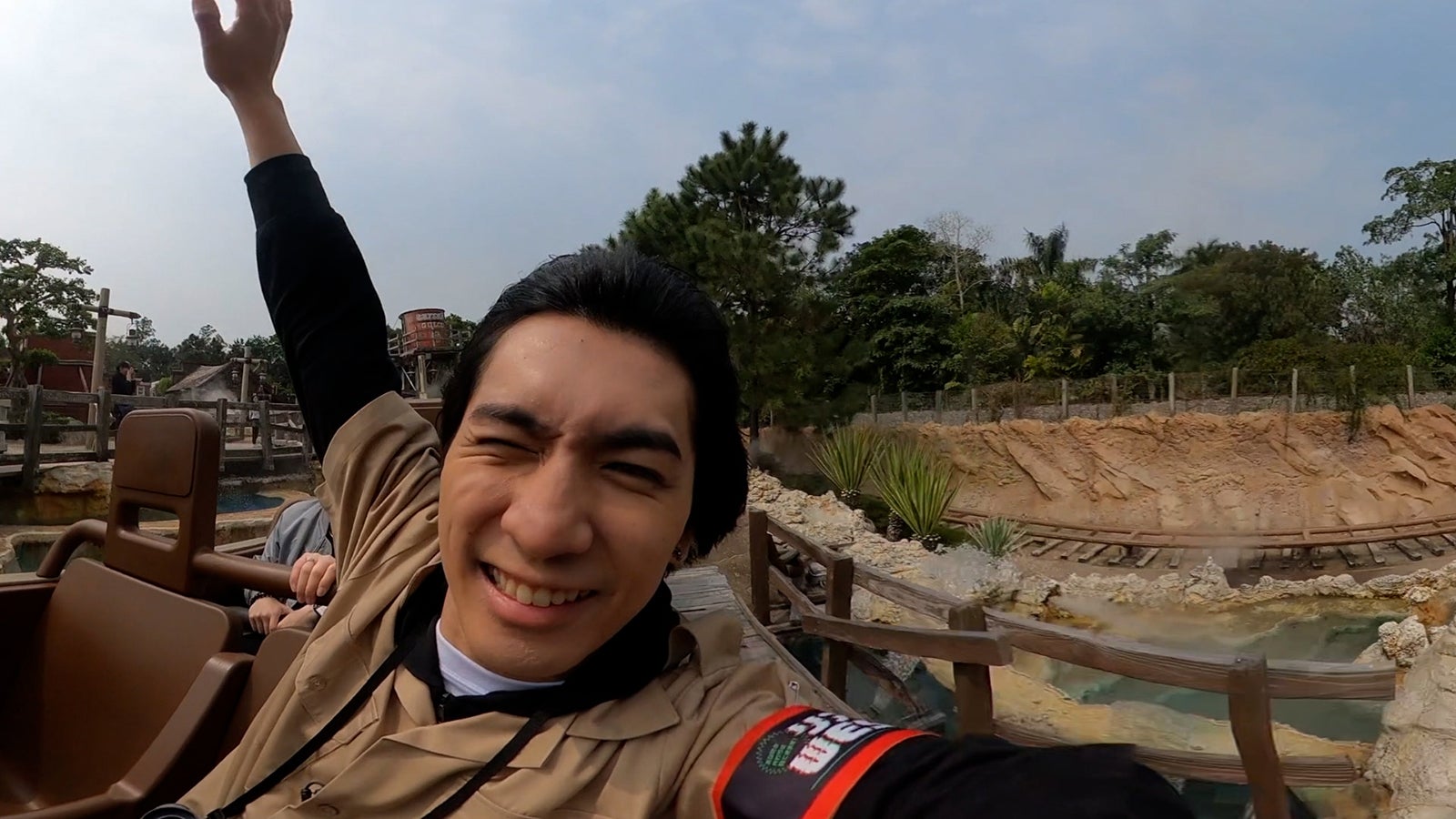 ジャニーズWEST藤井流星、香港ディズニー訪問に中間淳太嫉妬 メンバーが制する事態に