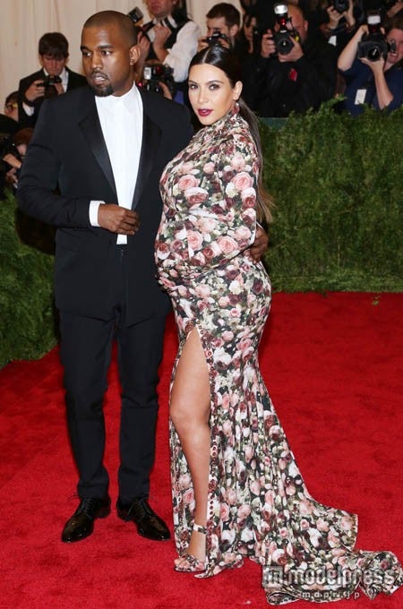 キム・カーダシアン、予定より5週間早く出産