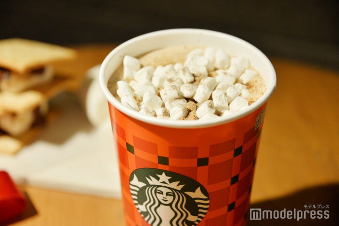 スモア チョコレート ラテ(C)モデルプレス