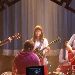 宮崎あおい/「earth music&ecology」新CM「バンド」篇メイキングより