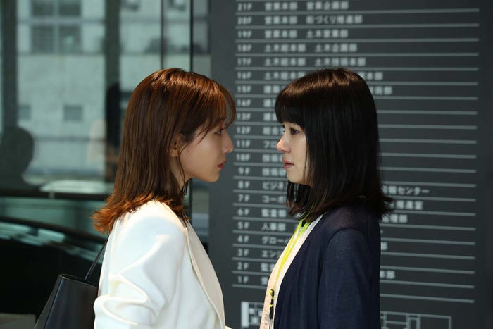 田中みな実、奈緒「あなたがしてくれなくても」第7話より(C)フジテレビ