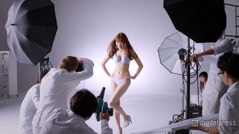 小嶋陽菜／「PEACH JOHN」の新商品「ドリームブラ」ショートムービーより