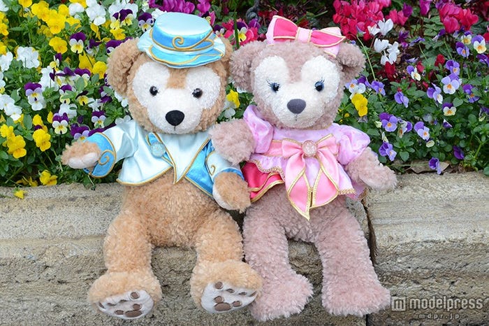 コスチュームセット各¥3400(ぬいぐるみは別売り)