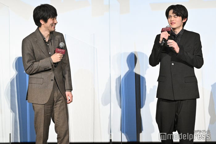 松山ケンイチ、鈴鹿央士 (C)モデルプレス