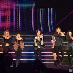 「Kiss」でパフォーマンスした少女時代