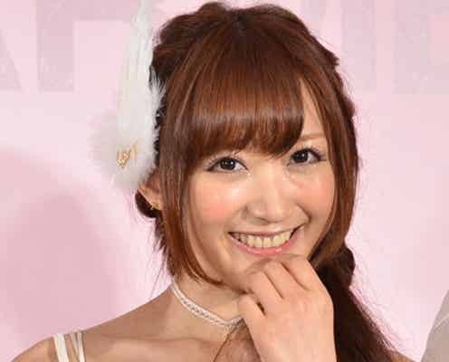 菅野結以、ウエスト&美脚披露で大歓声「ご飯食べずに頑張った」