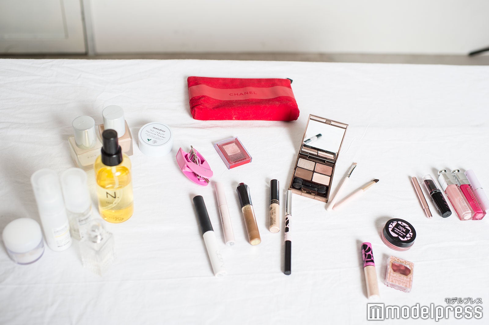 黒木ひかりのメイクポーチ （C）モデルプレス