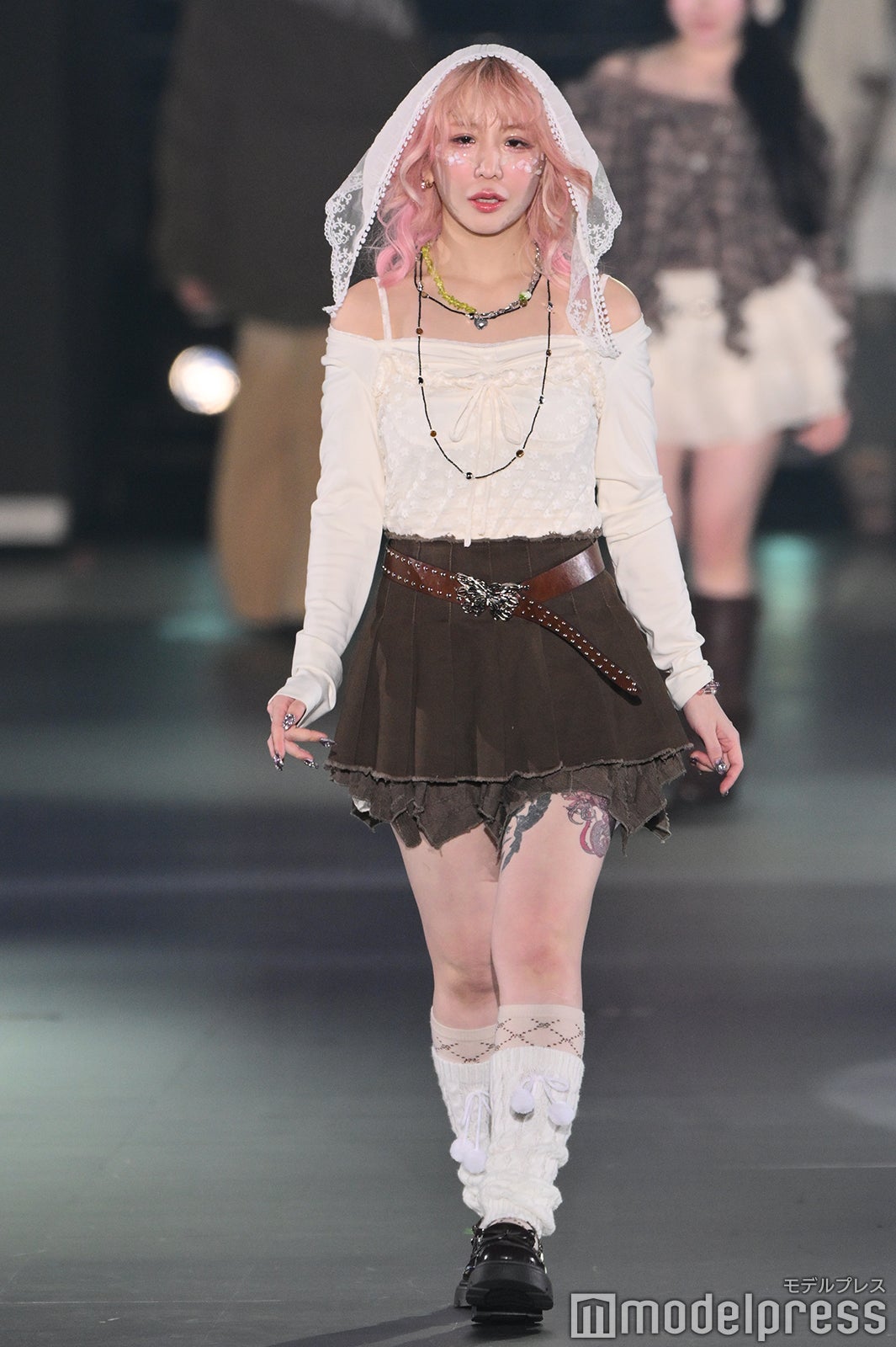 ZOCX大森靖子、美デコルテ＆美脚大胆披露【関コレ2025S/S