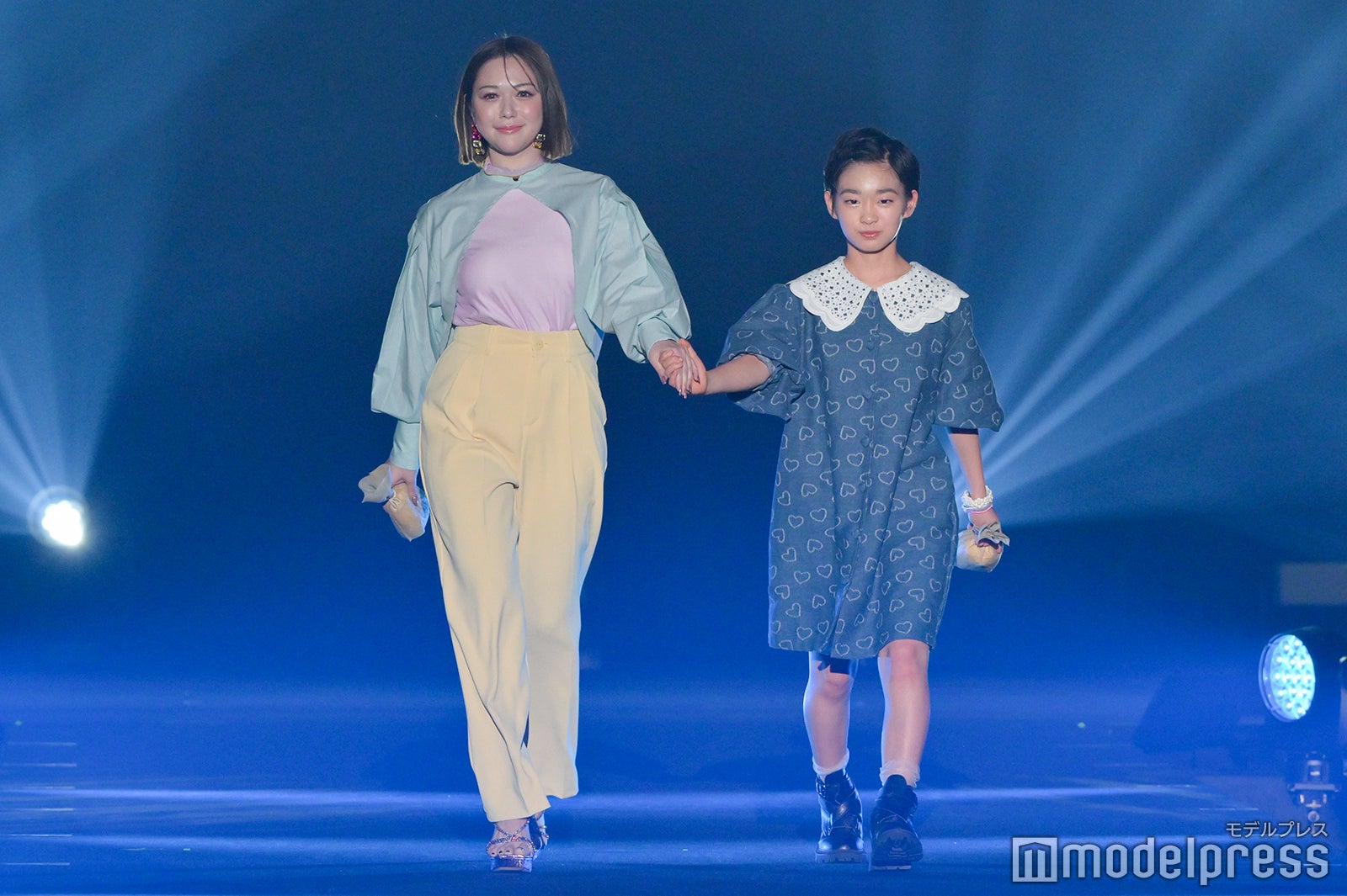 村重杏奈、村山輝星（C）モデルプレス