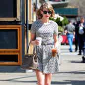 テイラー スウィフトのキュートなワンピスタイル モデルプレス テイラー スウィフトのキュートなワンピスタイル モデルプレス