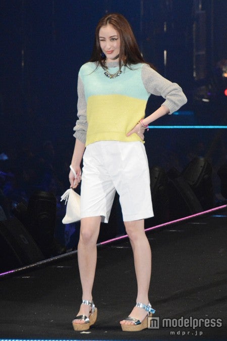 オードリー亜谷香