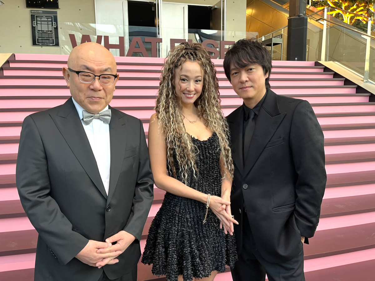 丸山隆平は黒スーツで、沢尻エリカは約6000万円ジュエリー＆美脚で釜山レカペ登場