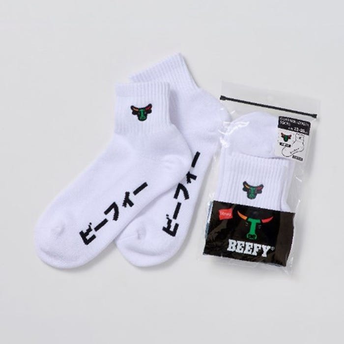「Hanes×セブン‐イレブン BEEFY クォーターレングスソックス(ホワイト)サイズ:23~25cm/25~27cm(税込1,265円)(提供画像)