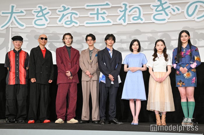 (左から)パッパラー河合、サンプラザ中野くん、窪塚愛流、藤原大祐、神尾楓珠、桜田ひより、伊東蒼、瀧七海(C)モデルプレス