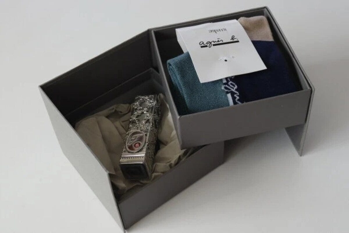 ダイソー　紙BOX（B、2段タイプ、11.5cm×11.5cm×8.7cm）