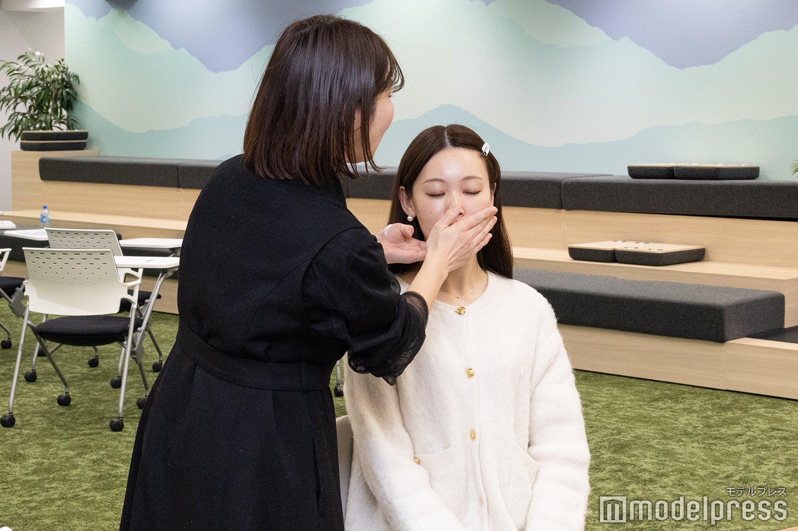 メイクアップレッスン（C）モデルプレス