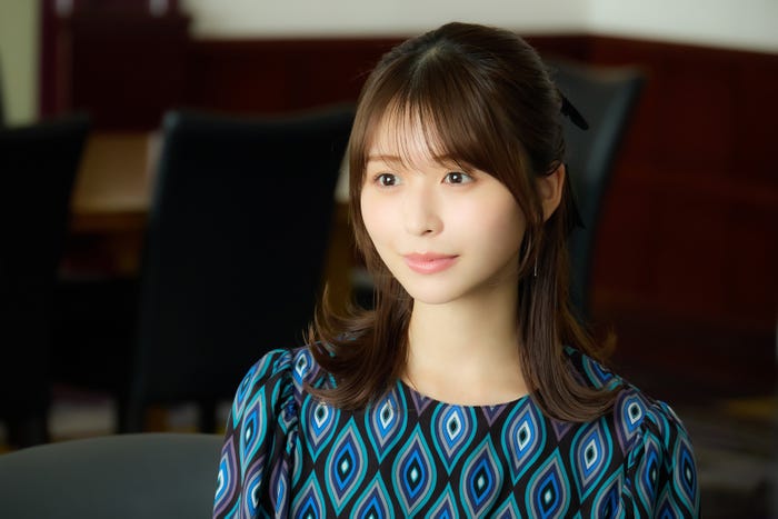 長濱ねる「10回切って倒れない木はない」第6話(C)日本テレビ