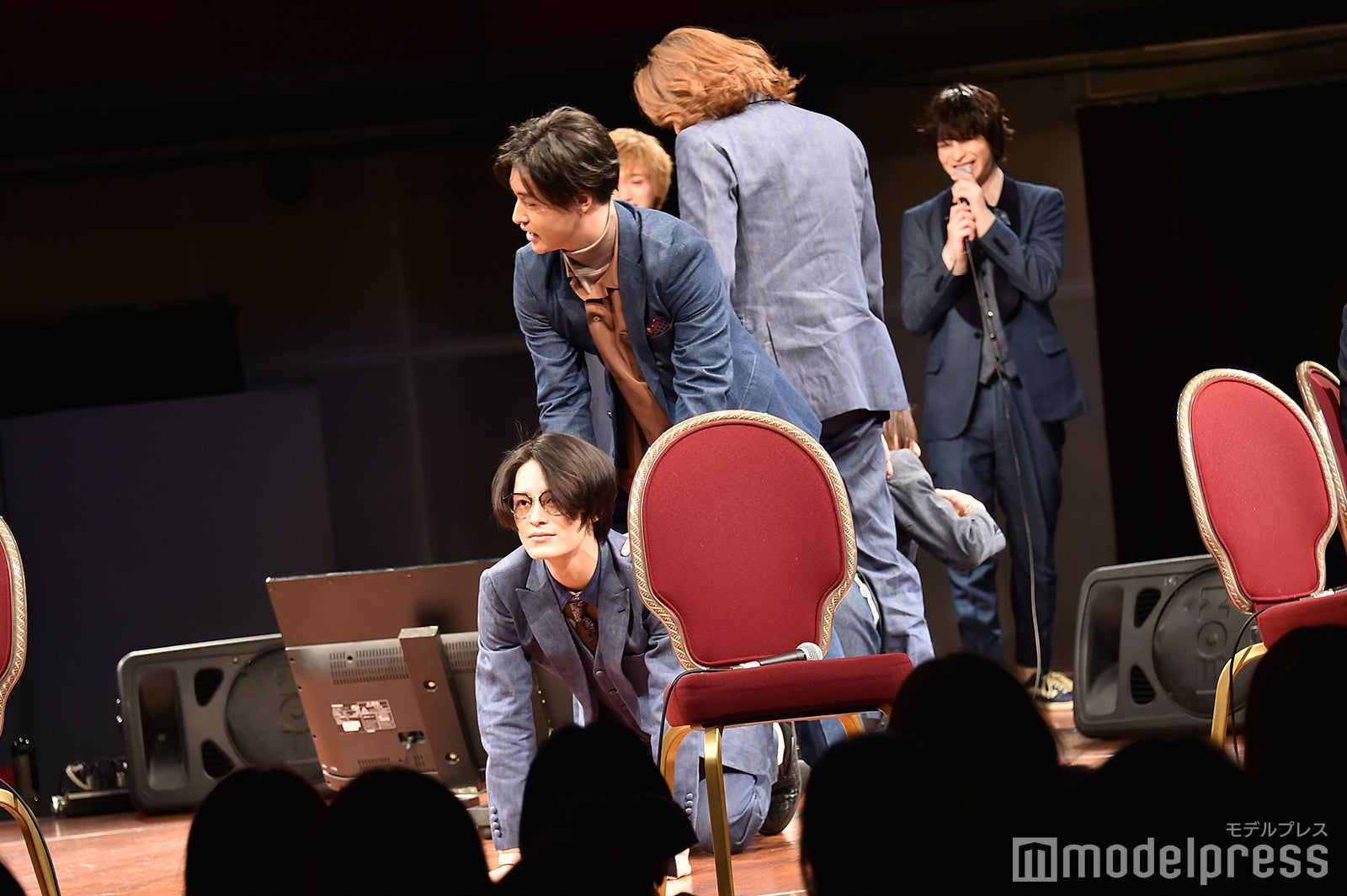 劇中シーンを再現（塩野瑛久が立花裕大の代役）／男劇団 青山表参道X「ENDLESS REPEATERS —エンドレスリピーターズ—」DVD発売記念イベント （C）モデルプレス