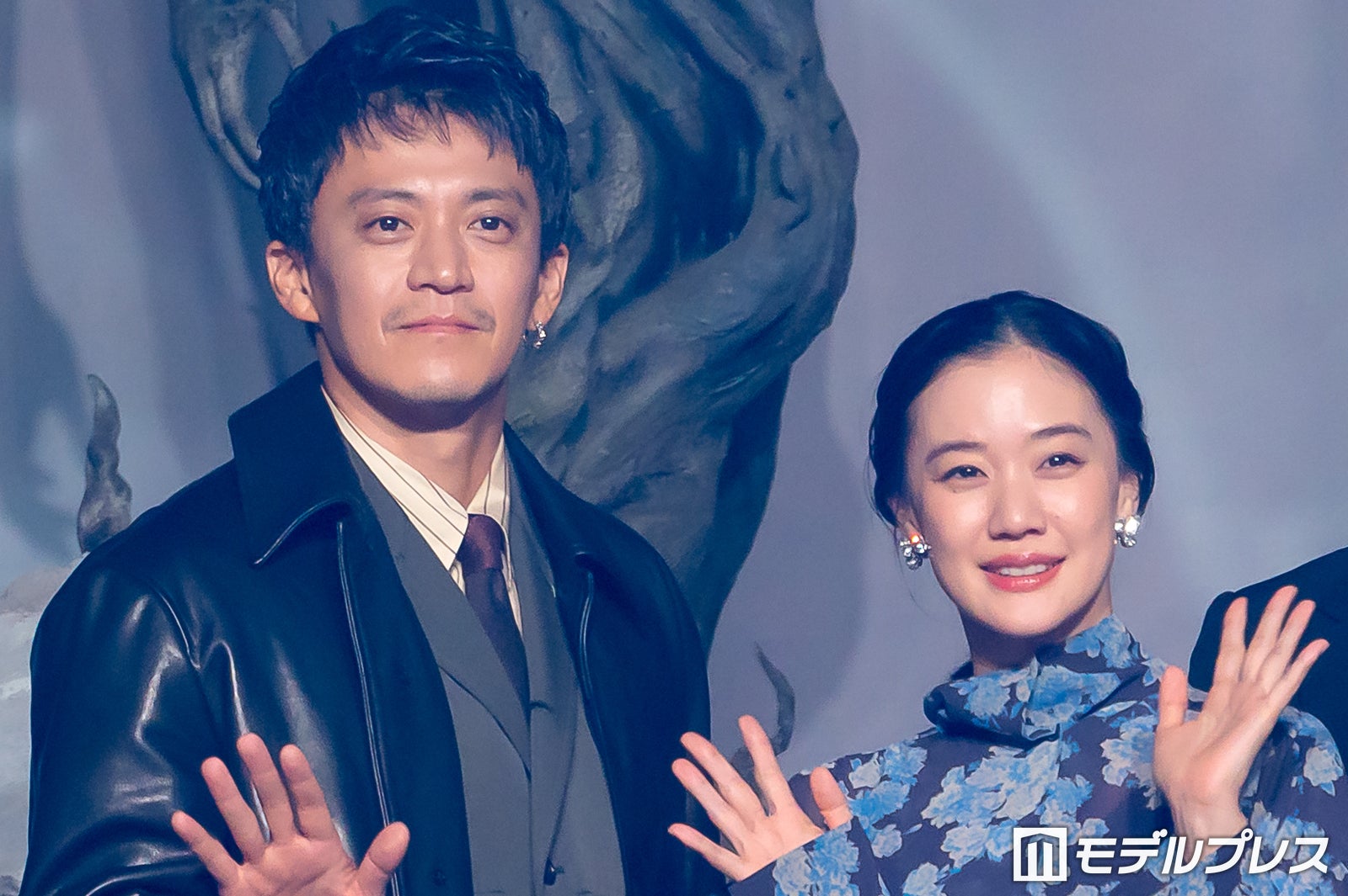 小栗旬、蒼井優（C）モデルプレス