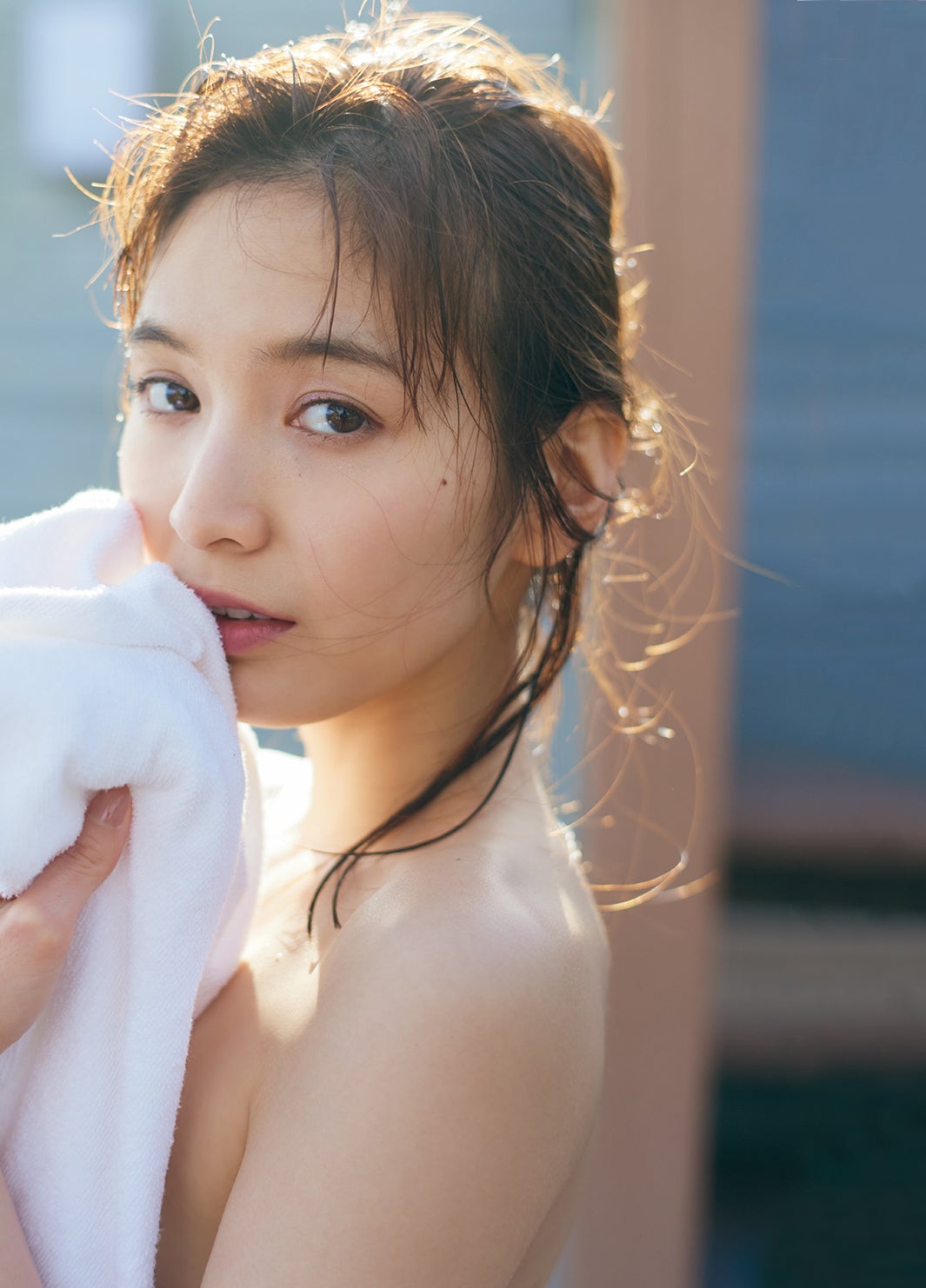 ほのか、ミステリアスな美貌にうっとり 話題の美人マネージャーも登場