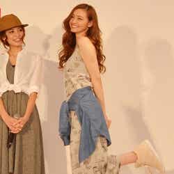 (左から)菅原沙樹、ニコル