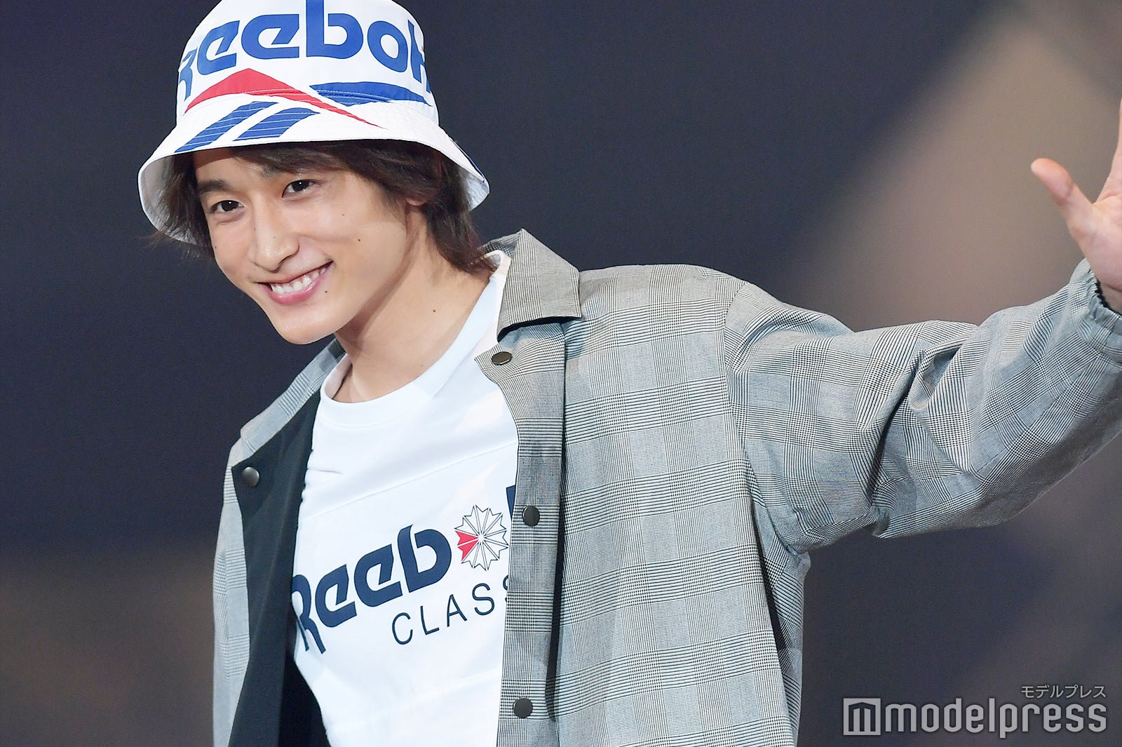 小関裕太「サツコレ」シークレット出演で黄色い歓声 ランウェイでダンスも＜札幌コレクション2018＞