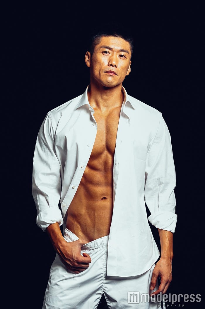 金子賢/撮影:荒木勇人/(C)Ken Kaneko 2016/(C)BOOK WALKER