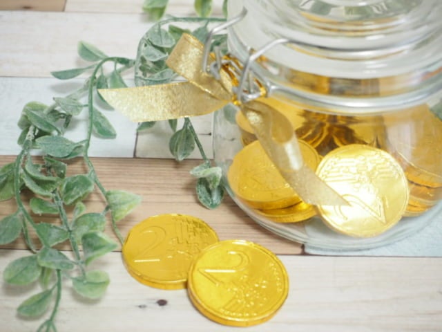 成城石井金貨チョコ瓶の中に入れて保存