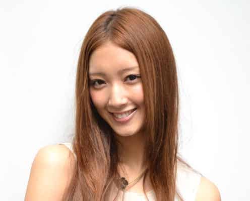 菜々緒、芸能活動のきっかけとなった地を訪れる