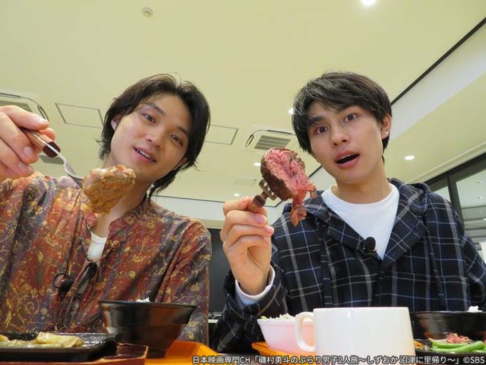 磯村勇斗、大川航(C)SBS