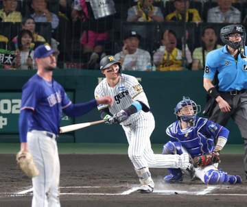 阪神 森下2戦連発で同点！リーグトップ18号ソロで2位・佐藤輝と2本差に