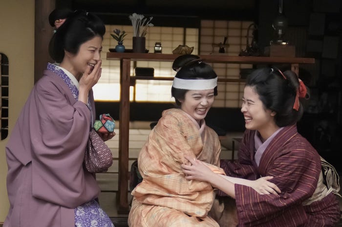 さとうほなみ、高石あかり、円井わん「ばけばけ」第88話(C)NHK