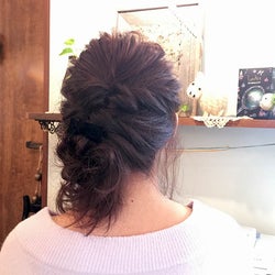 こなれ感のある簡単ヘアアレンジ!大人かわいいミルフィーユスタイル