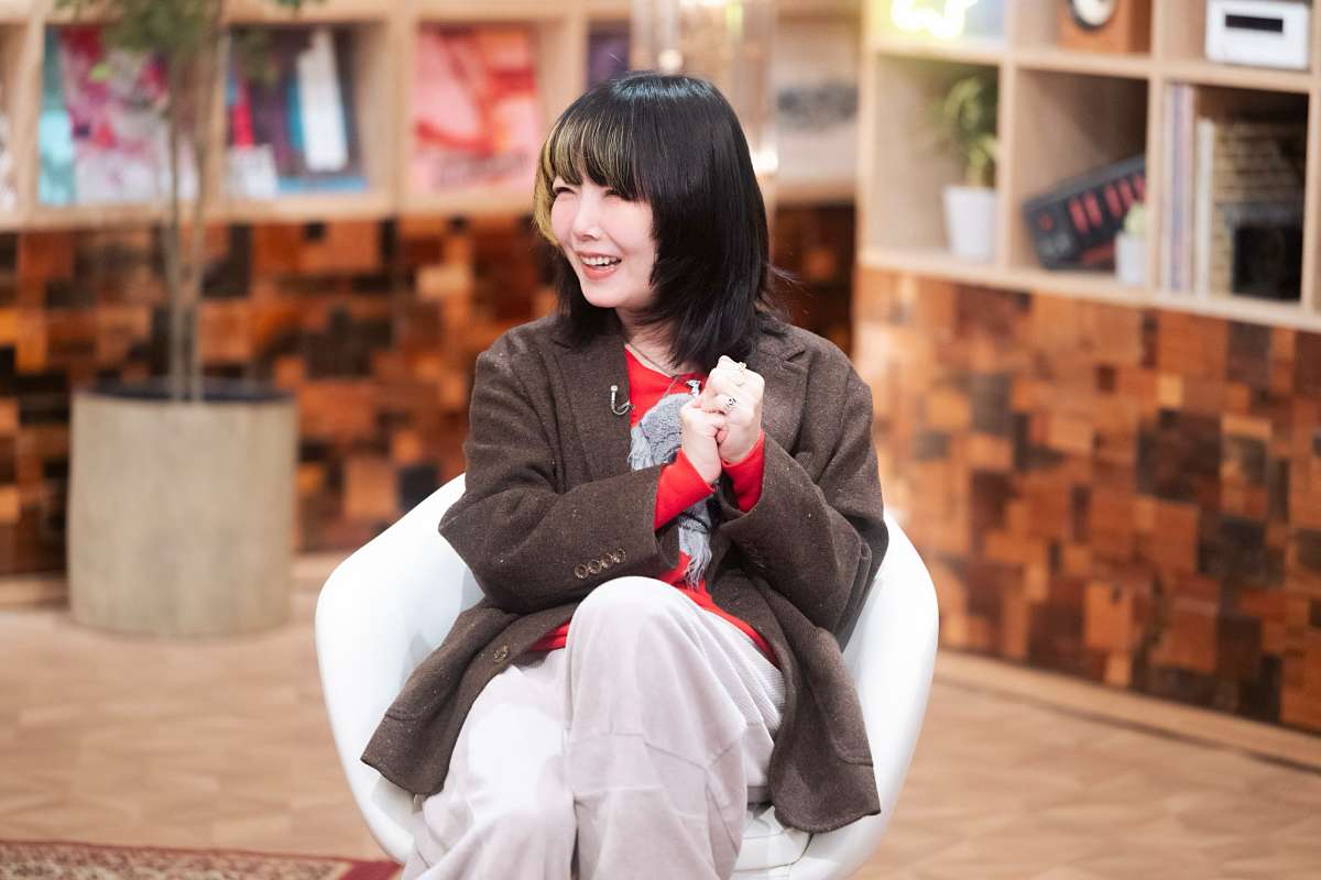 aiko、念願成就!? トランポリンで大はしゃぎ「SONGS」で貴重ロケ