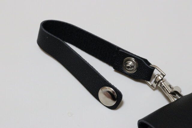 セリア ワイヤレスイヤホンケースホルダー ストラップ セリア ワイヤレスイヤホンケースホルダー ストラップ