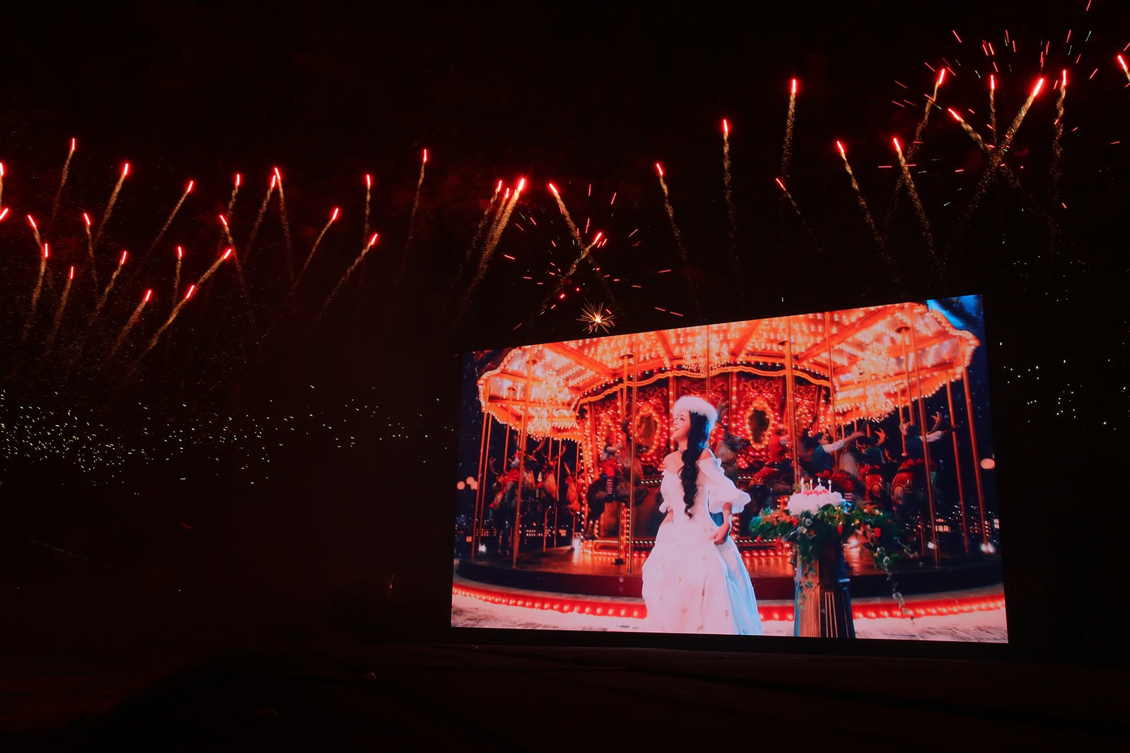 花火ショー『WE ◆ NAMIE HANABI SHOW』の様子（提供写真）