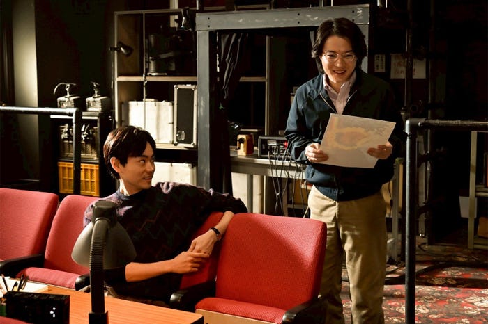菅田将暉、神木隆之介「もしもこの世が舞台なら、楽屋はどこにあるのだろう」第4話(C)フジテレビ