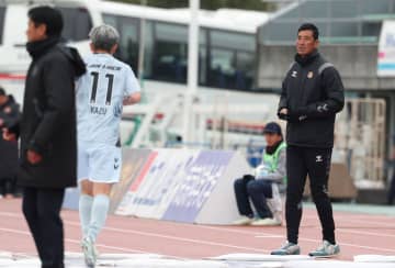 大敗の福島・寺田監督、カズ先発起用の理由を説明「スタートで行くことがチームにとってプラス」 前半20分で交代も「役割は存分に全うしてくれた」