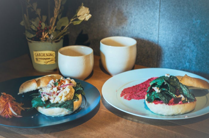 ロースターカフェ「ルト コーヒーロースターズ」京都に誕生　ヴィーガンメニューも提供／画像提供：alt.coffee roasters